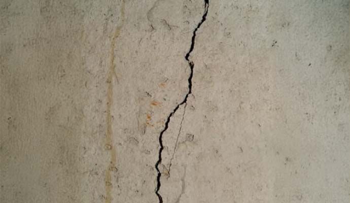 Wall cracks